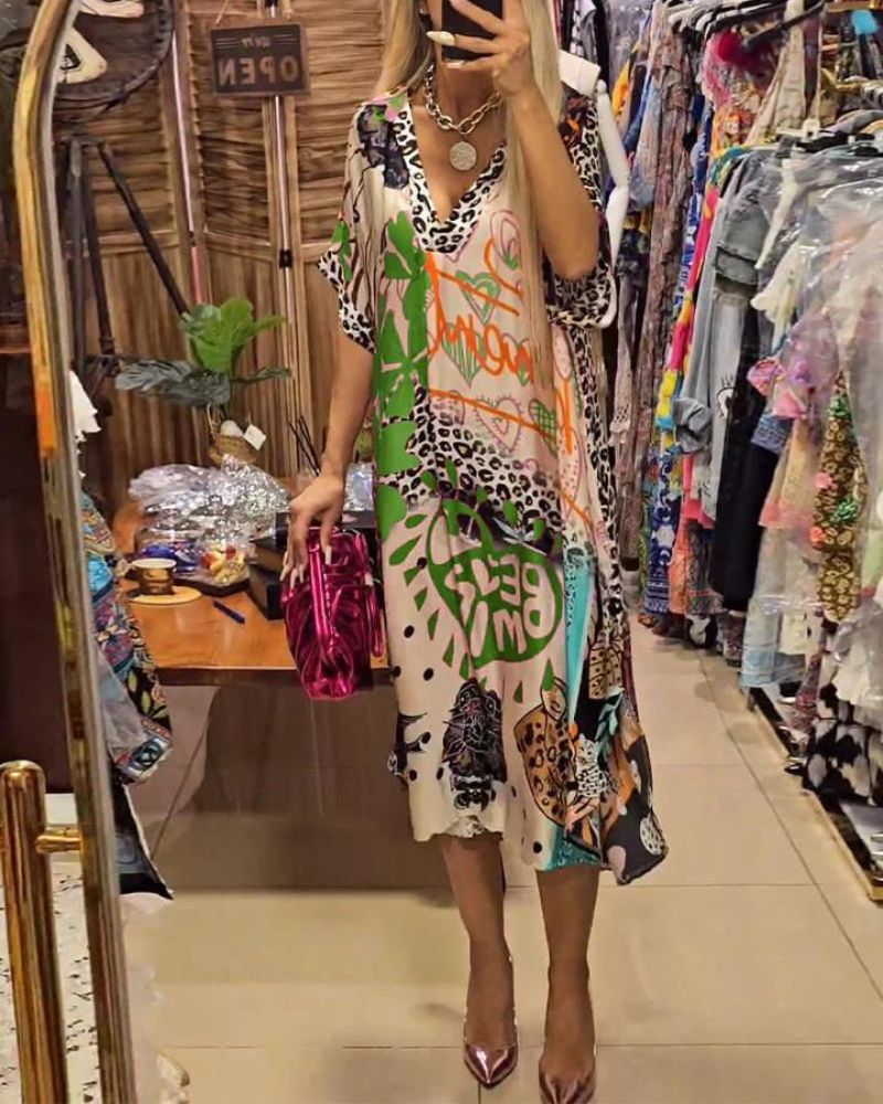 Lorena | Casual dress with a vibrant leopard print