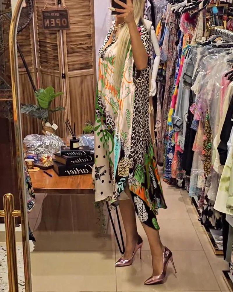 Lorena | Casual dress with a vibrant leopard print