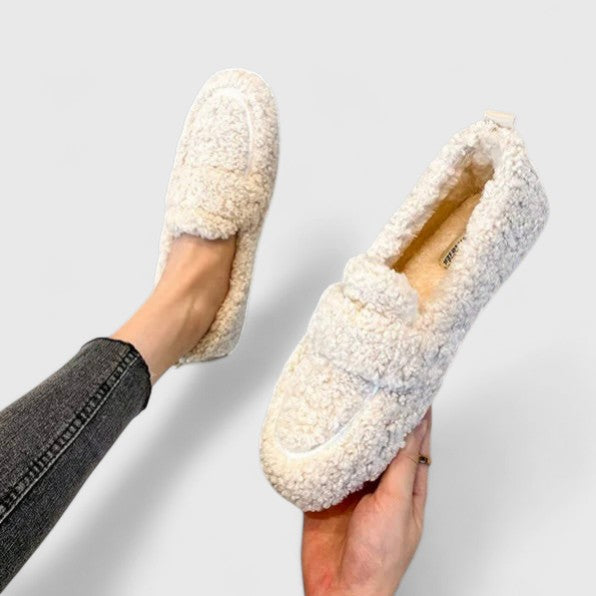 Sole | Warm Slippers with Elegant Design
