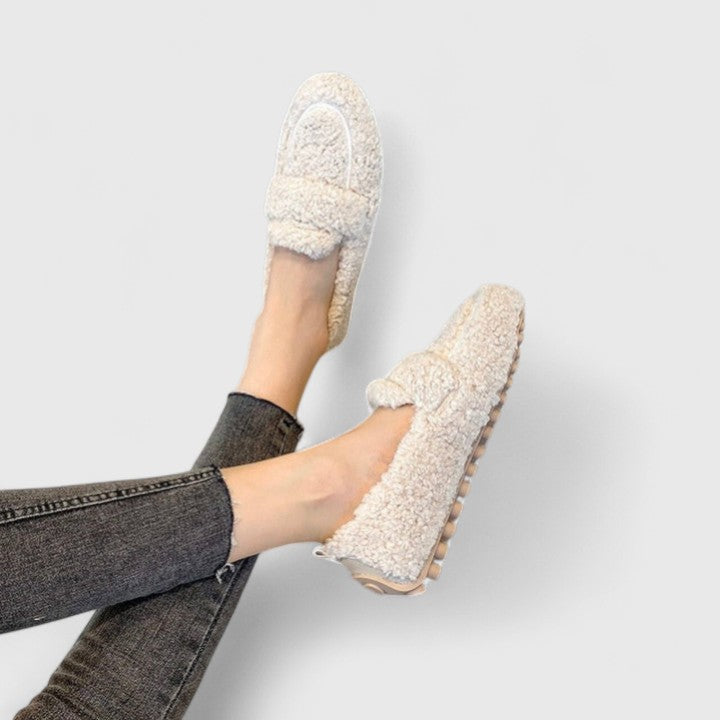 Sole | Warm Slippers with Elegant Design