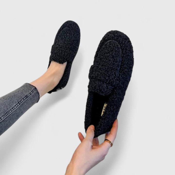 Sole | Warm Slippers with Elegant Design