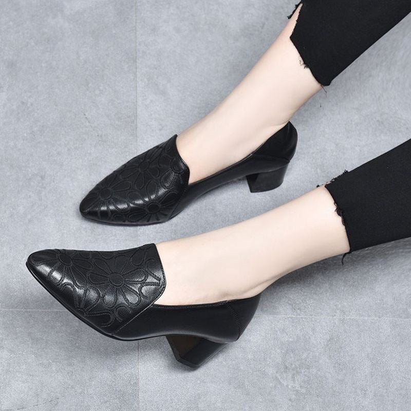 MANNIE | SOFT VEGAN LEATHER EMBROIDERED PUMPS