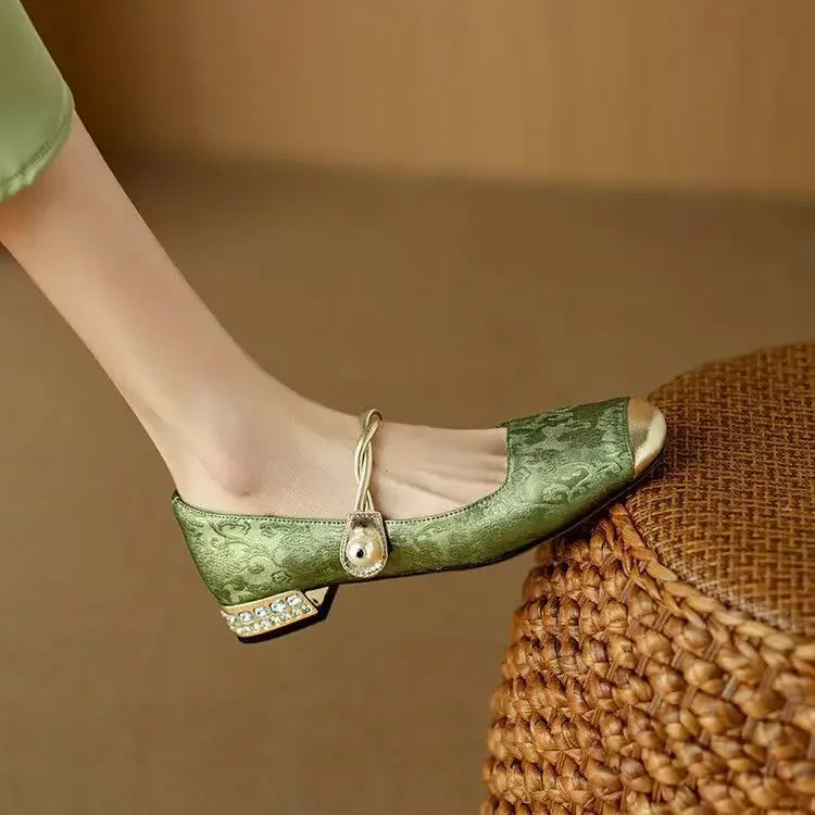 Lydia | Chic & Comfortable Sandals